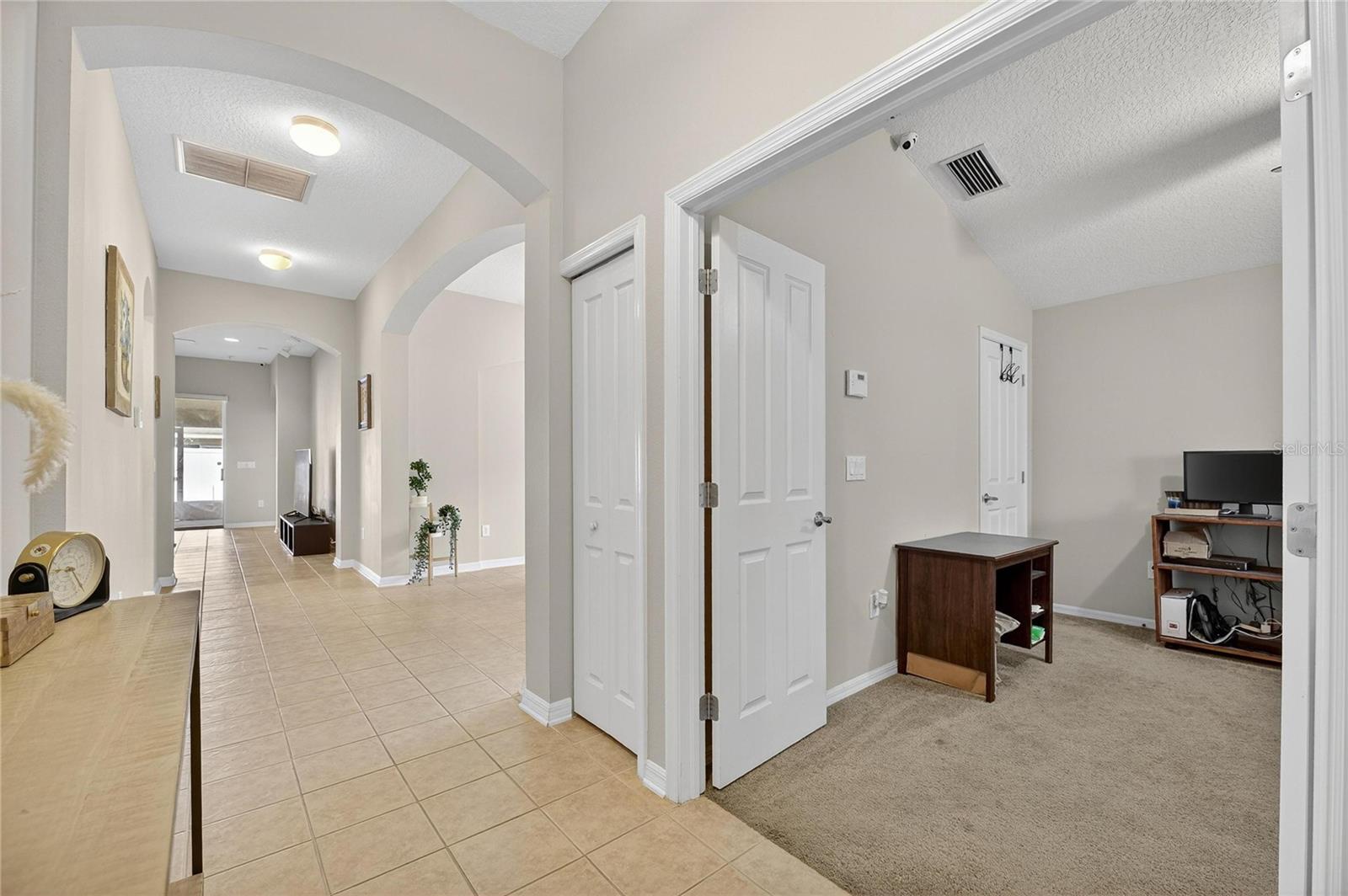 Image 7 of 36 For 424 Down Pine Drive