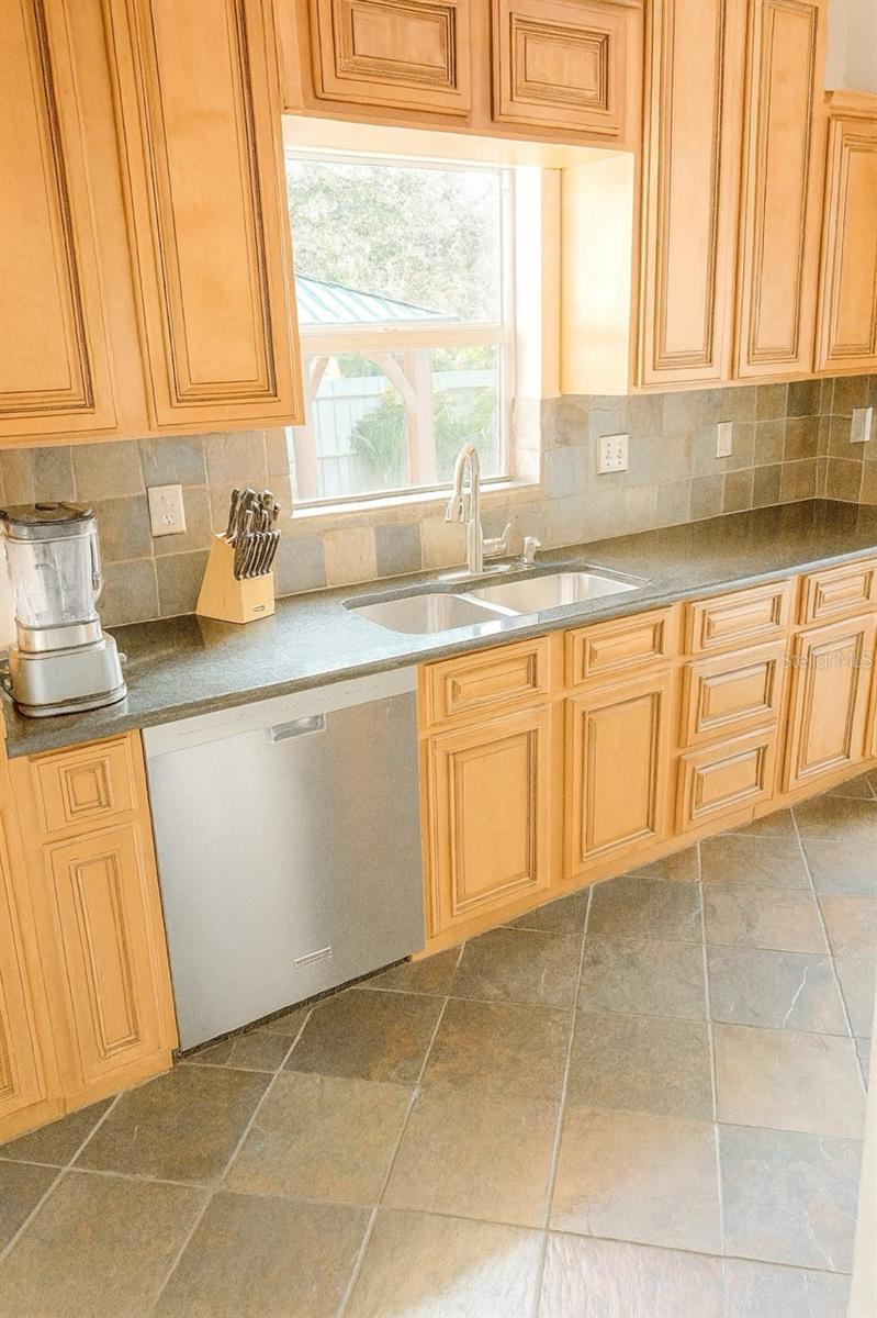 Image 5 of 13 For 4760 4th Avenue N