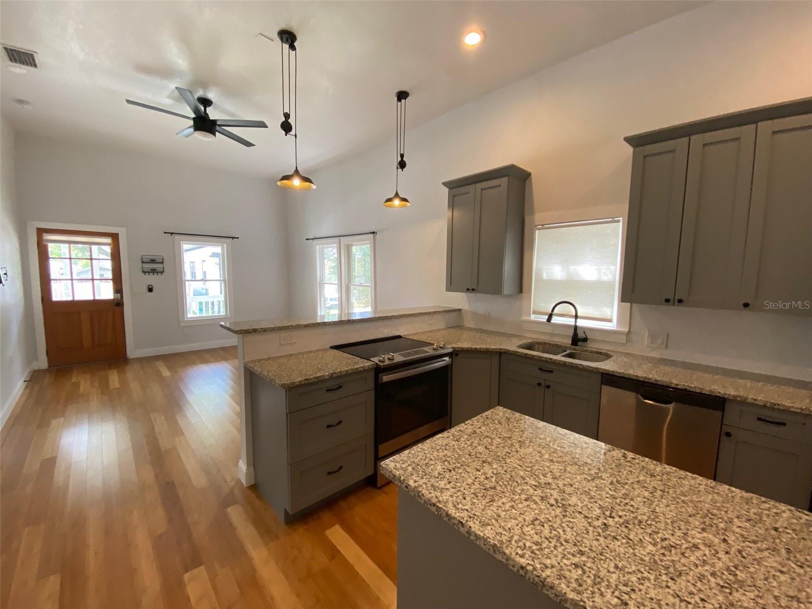 Image 2 of 21 For 2316 12th Avenue