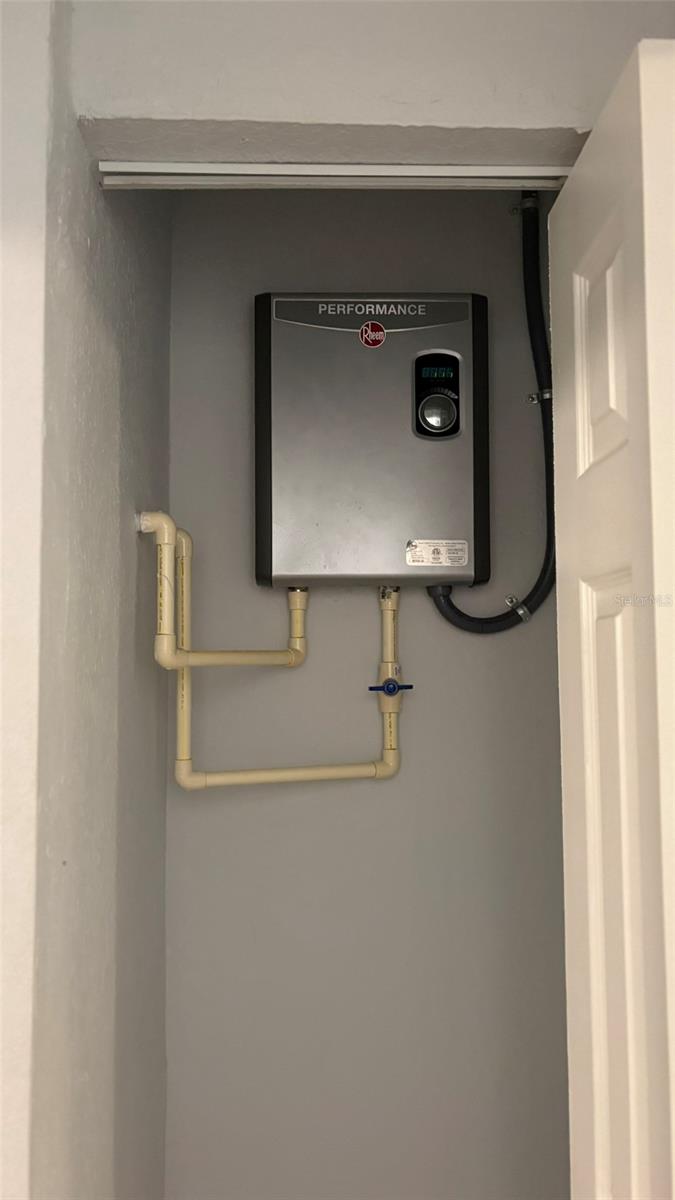 Image 11 of 16 For 2519 39th Avenue N