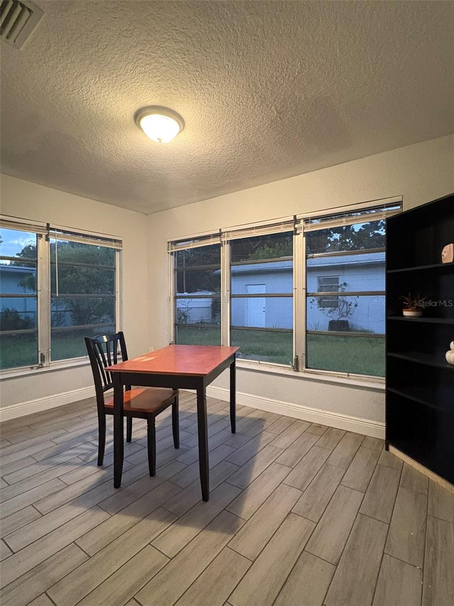 Image 7 of 16 For 2519 39th Avenue N