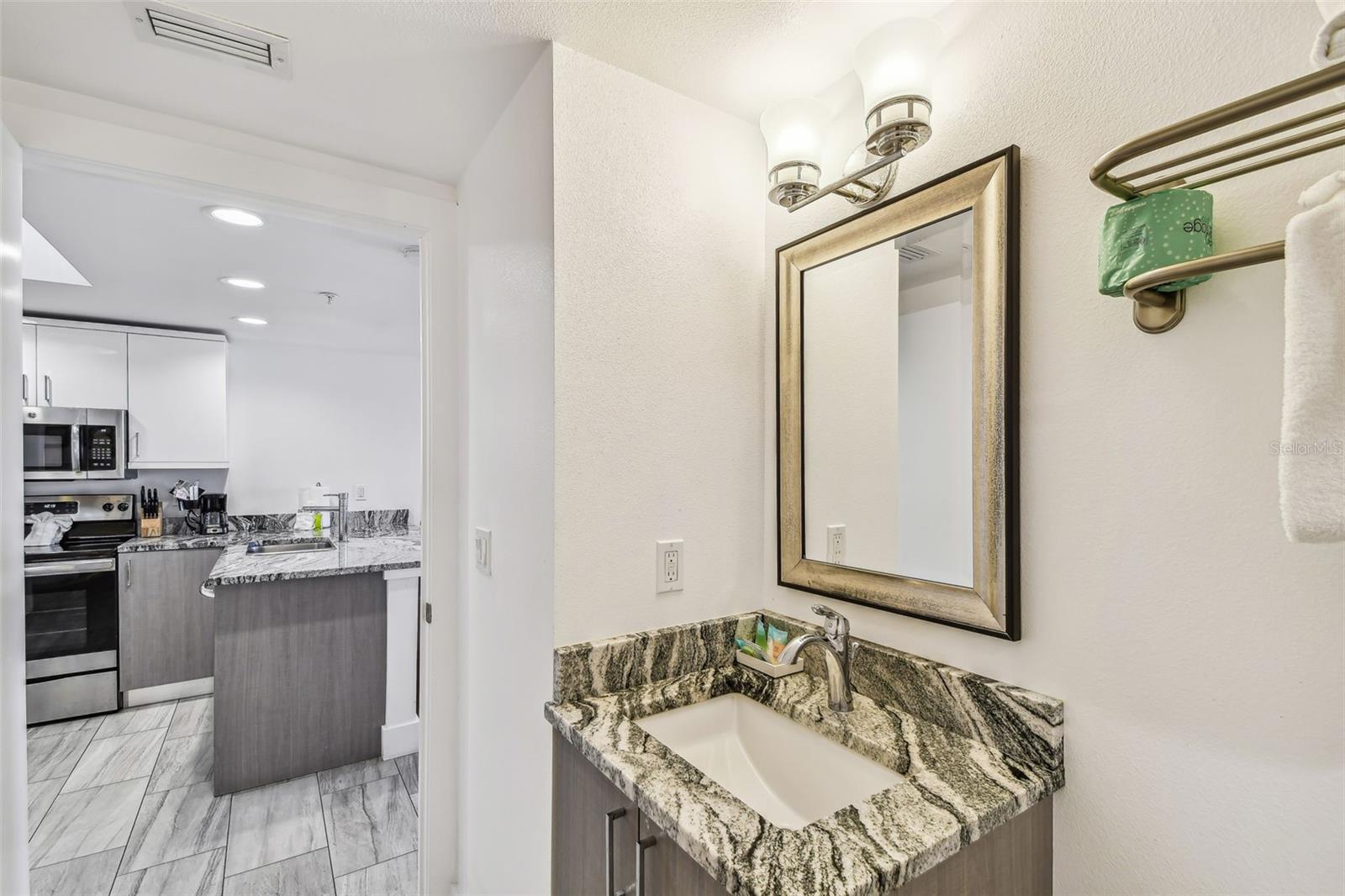 Image 35 of 67 For 10116 Gulf Boulevard 502w