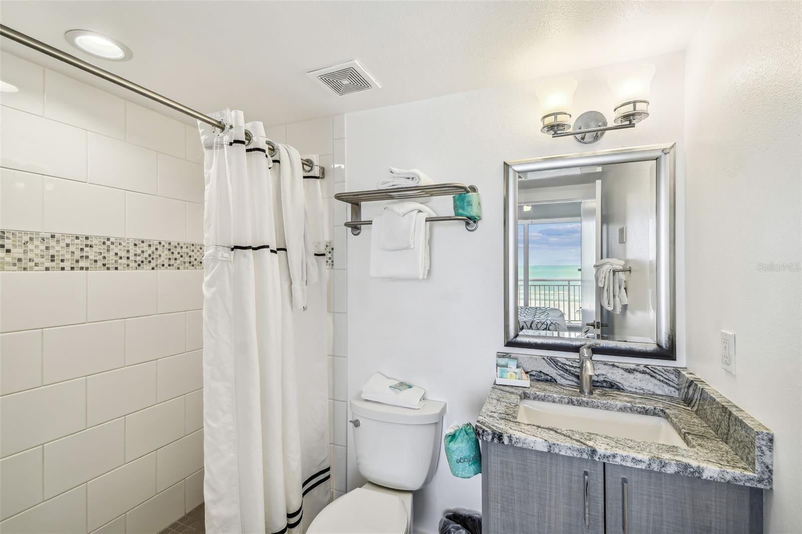 Image 37 of 67 For 10116 Gulf Boulevard 502w