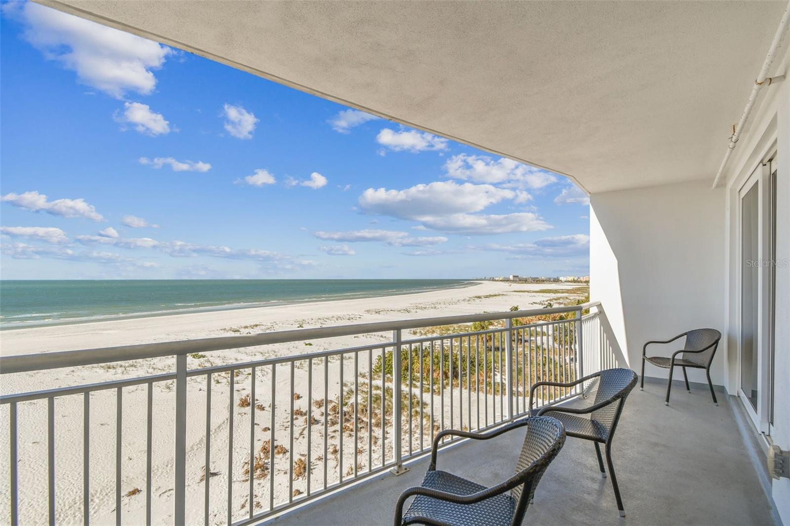 Image 41 of 67 For 10116 Gulf Boulevard 502w