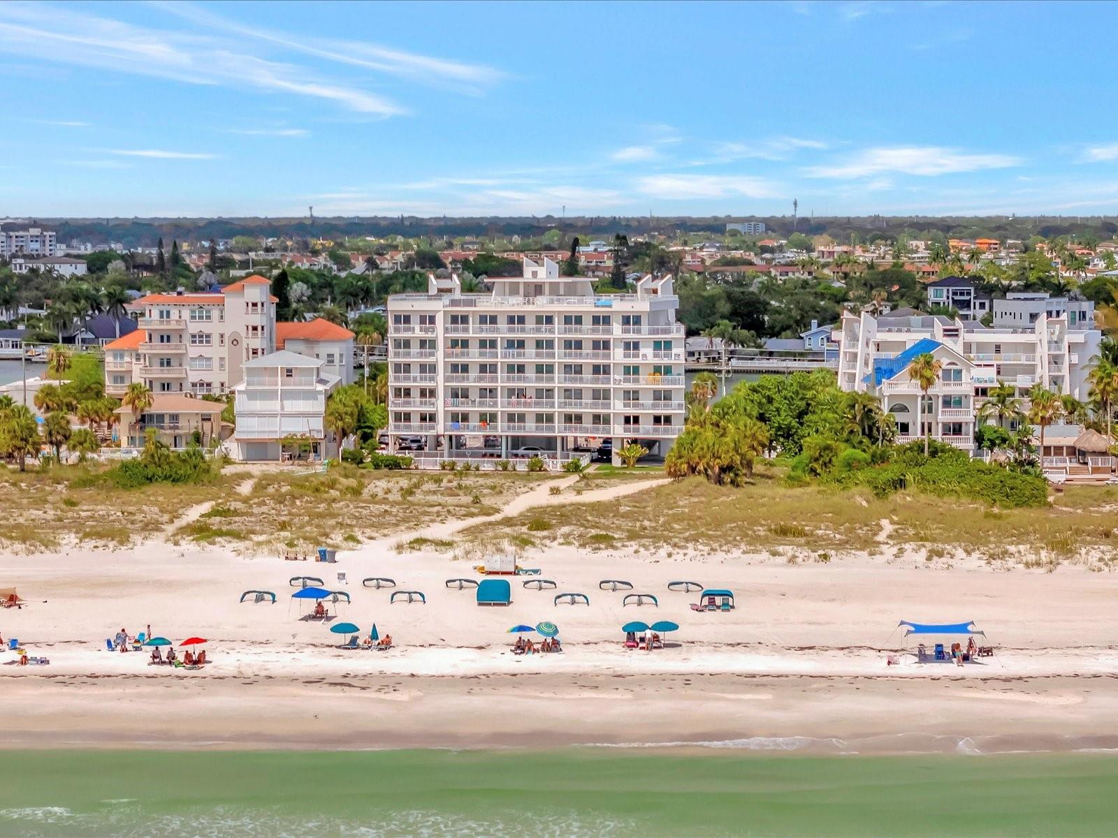 Image 7 of 67 For 10116 Gulf Boulevard 502w