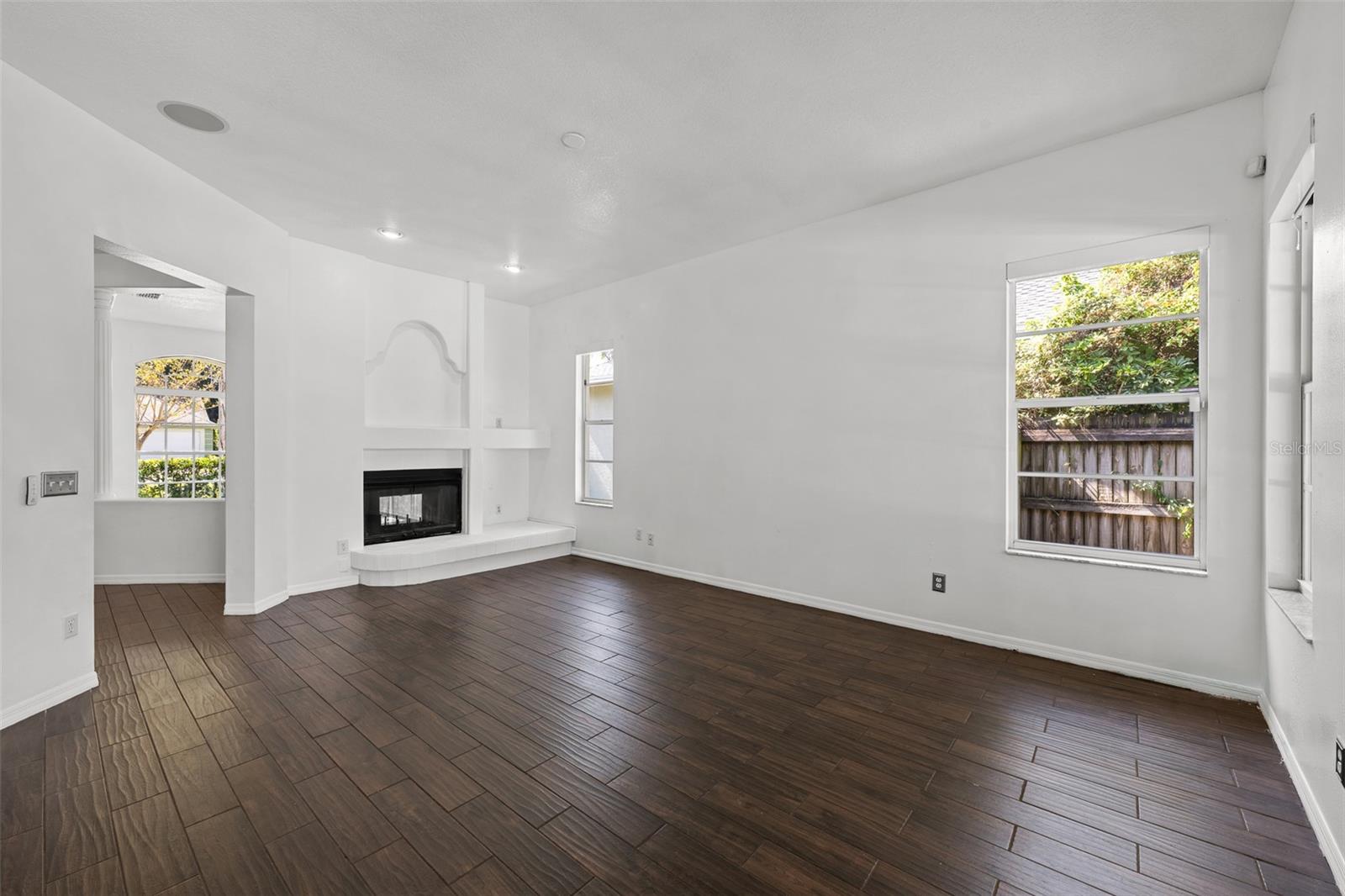 Image 11 of 50 For 4214 Kipling Avenue