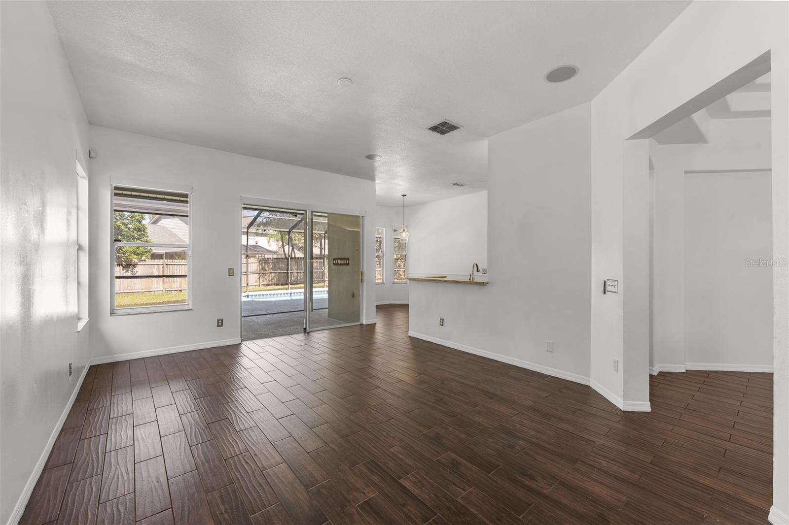 Image 13 of 50 For 4214 Kipling Avenue