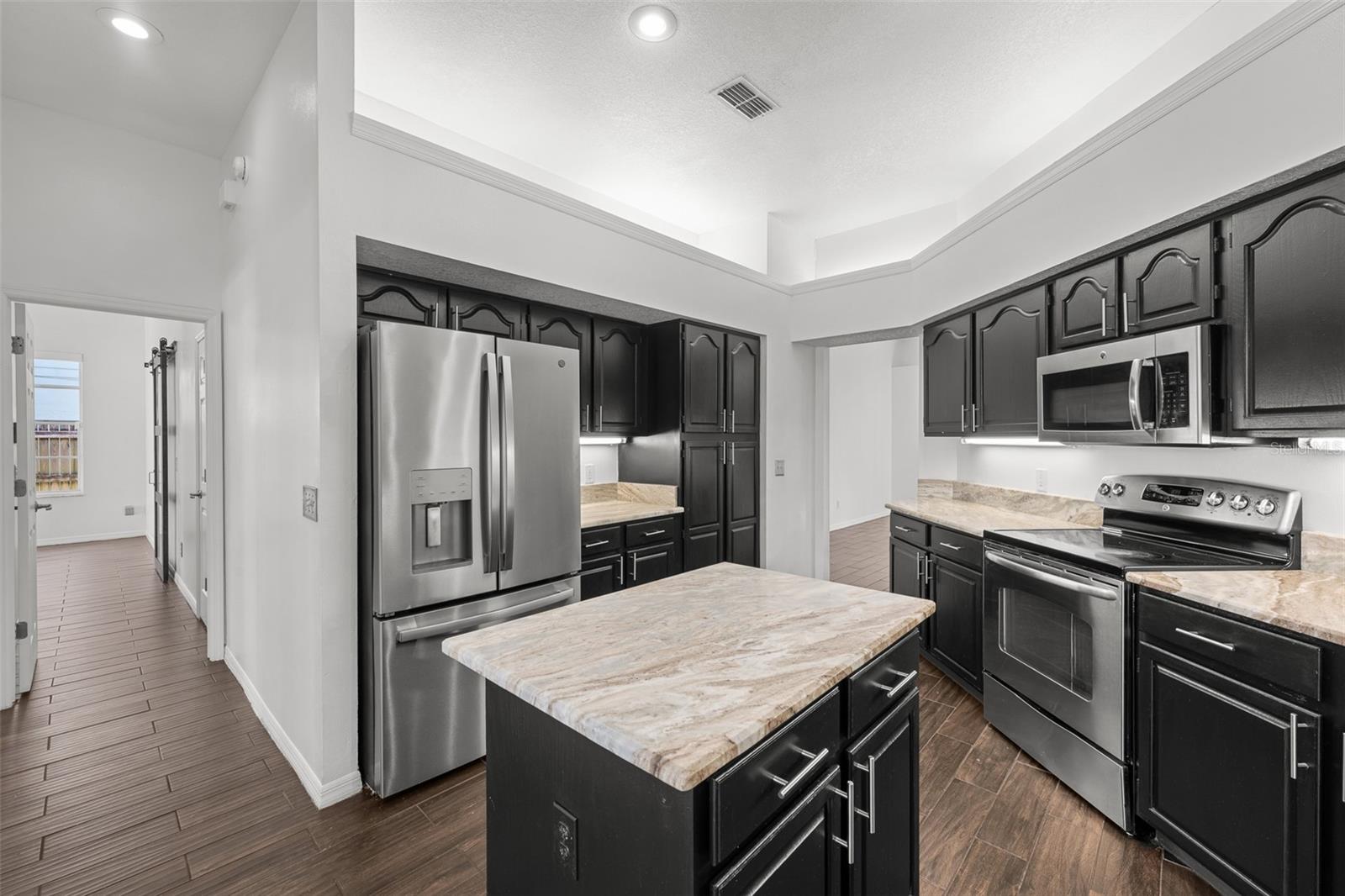 Image 17 of 50 For 4214 Kipling Avenue