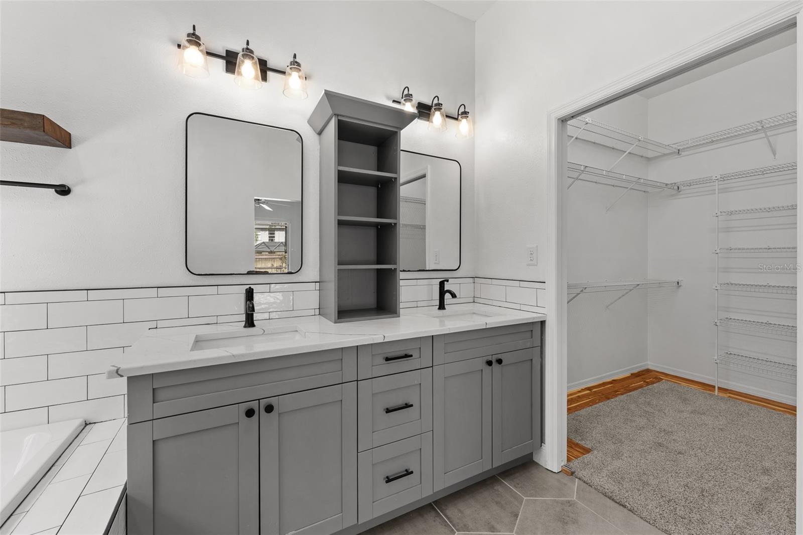 Image 23 of 50 For 4214 Kipling Avenue