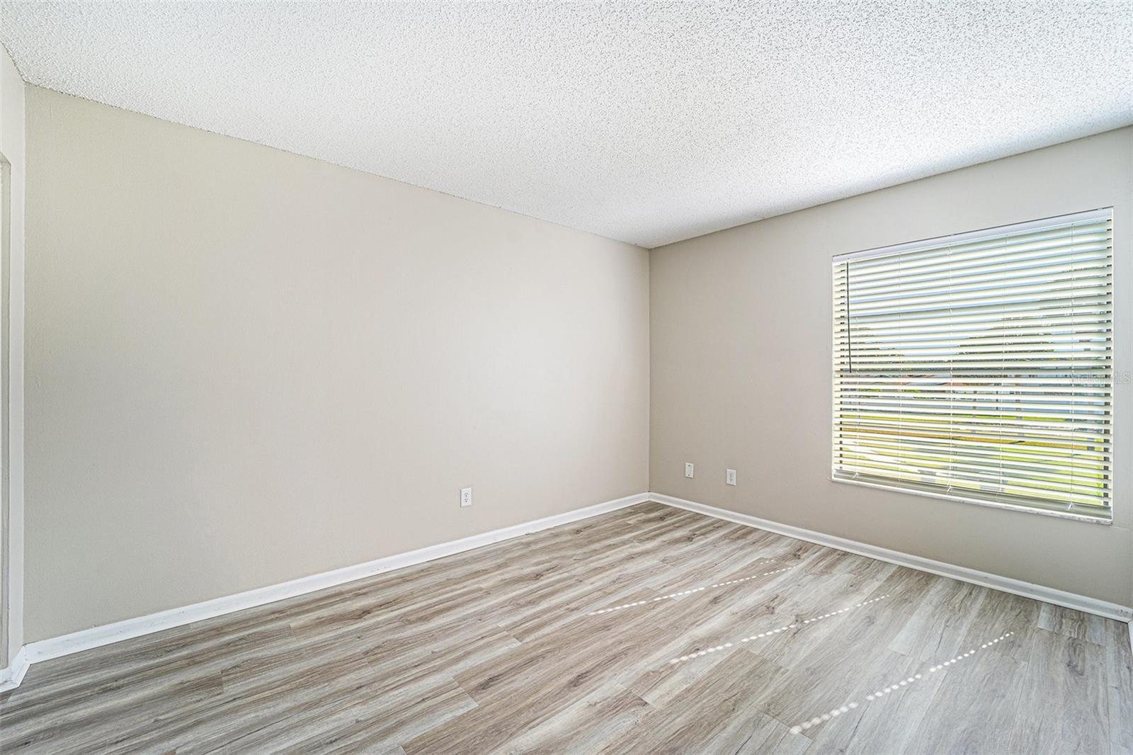 Image 20 of 26 For 10315 Fernbrook Lane