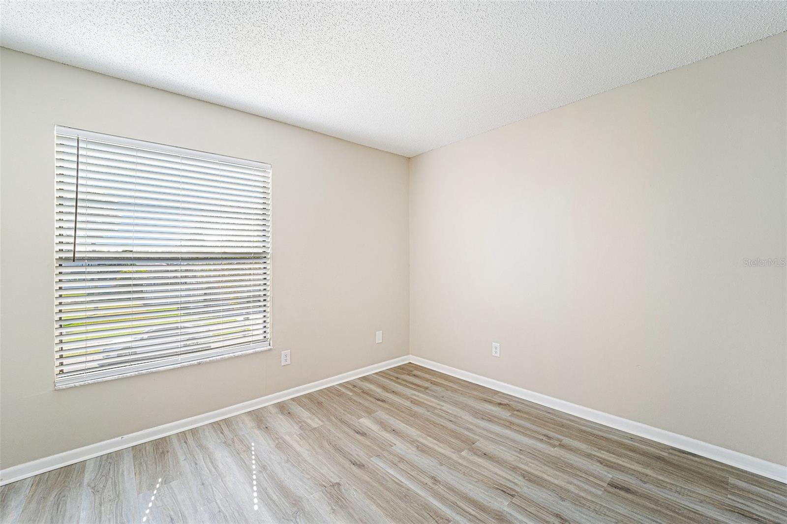 Image 22 of 26 For 10315 Fernbrook Lane