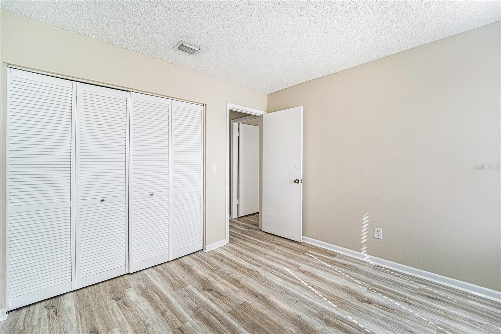 Image 23 of 26 For 10315 Fernbrook Lane