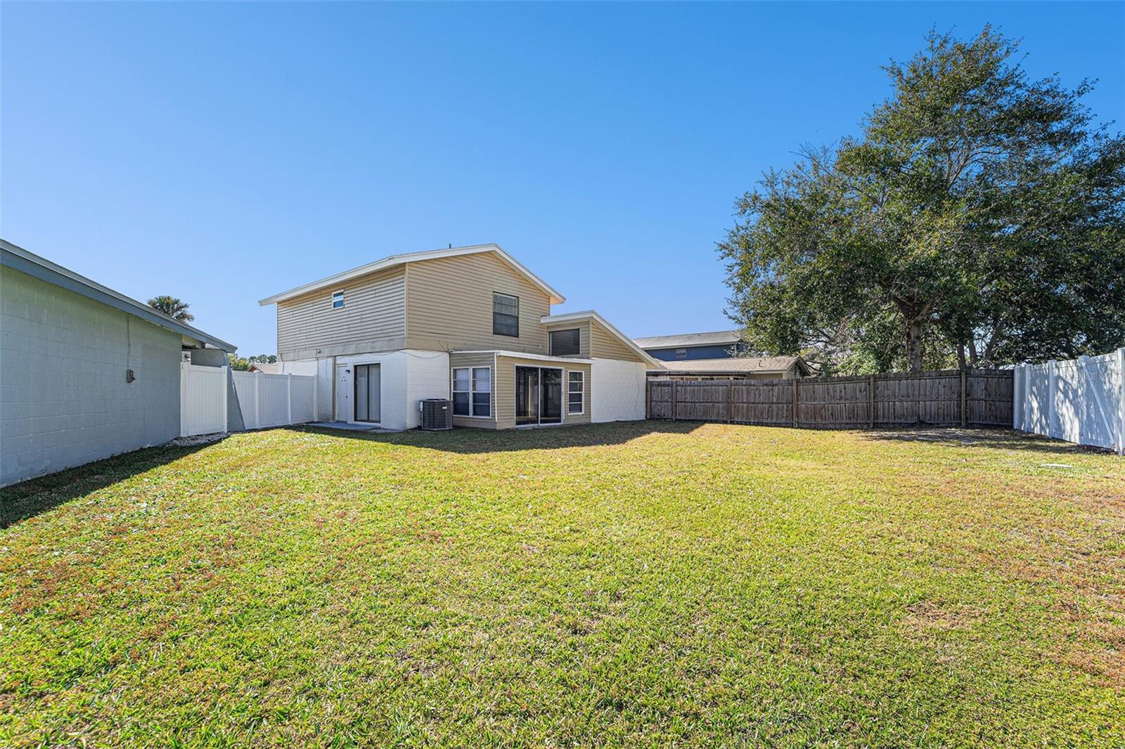 Image 25 of 26 For 10315 Fernbrook Lane