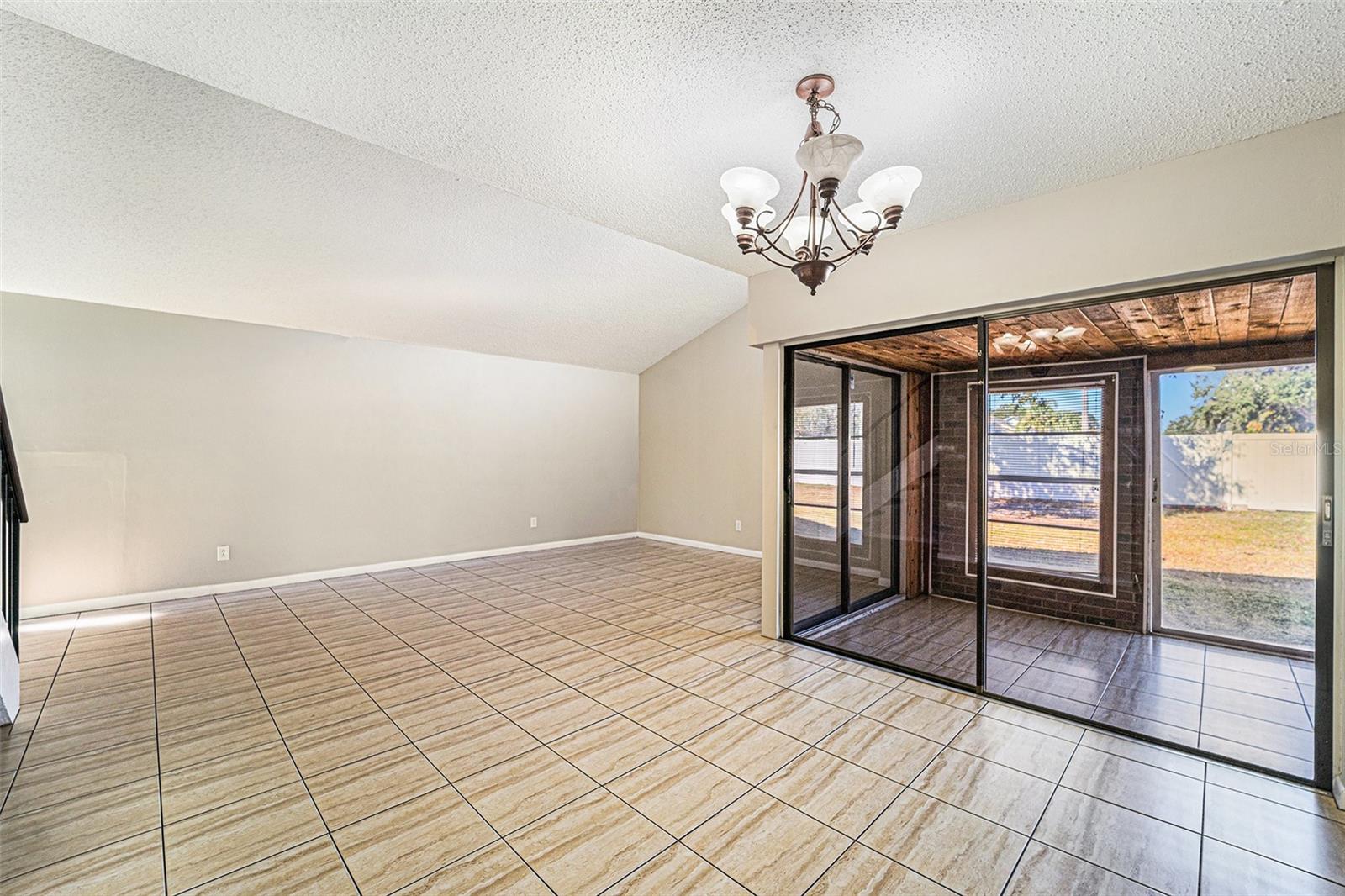 Image 8 of 26 For 10315 Fernbrook Lane