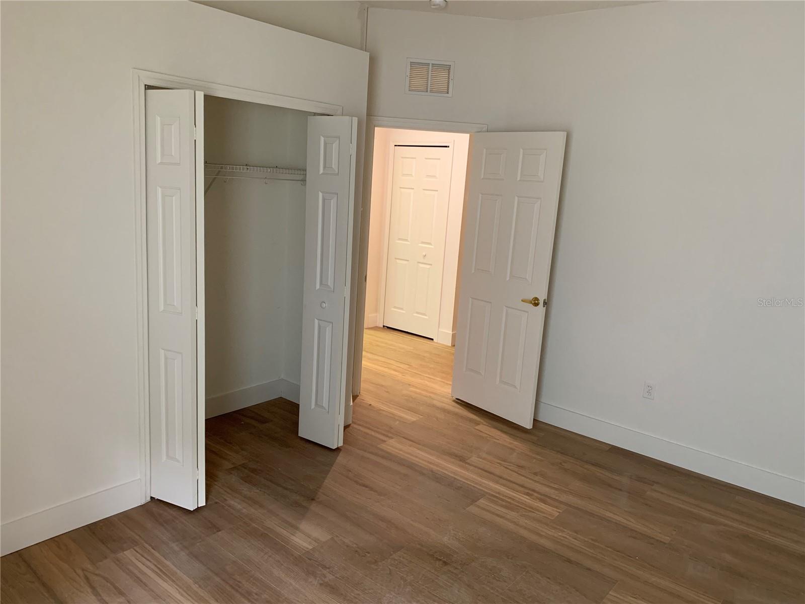 Image 13 of 23 For 1945 Blue River Road