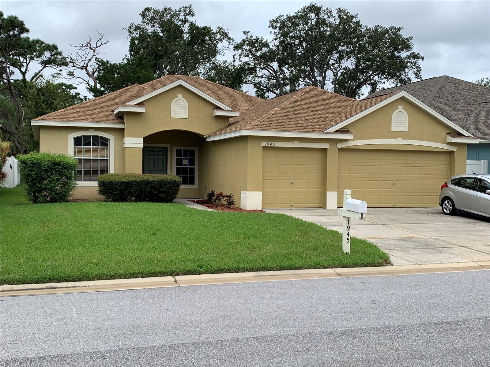 Image 3 of 23 For 1945 Blue River Road