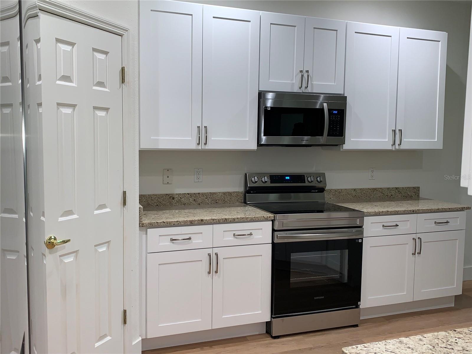 Image 4 of 23 For 1945 Blue River Road