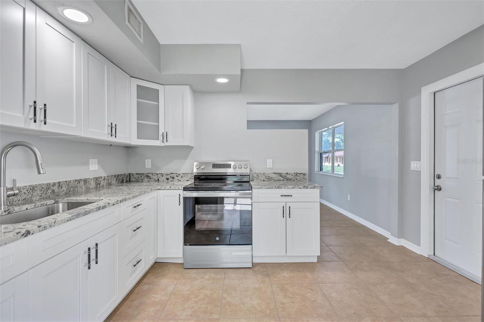 Image 6 of 23 For 7132 Oelsner Street