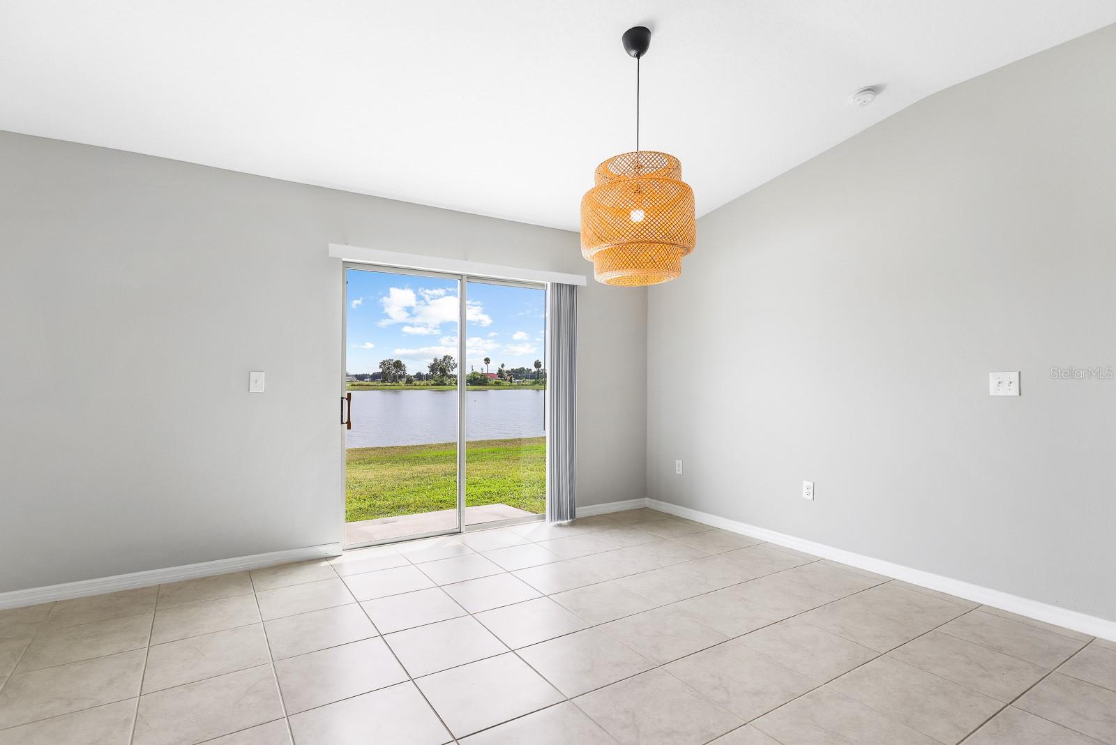 Image 13 of 46 For 190 Rain Berry Avenue