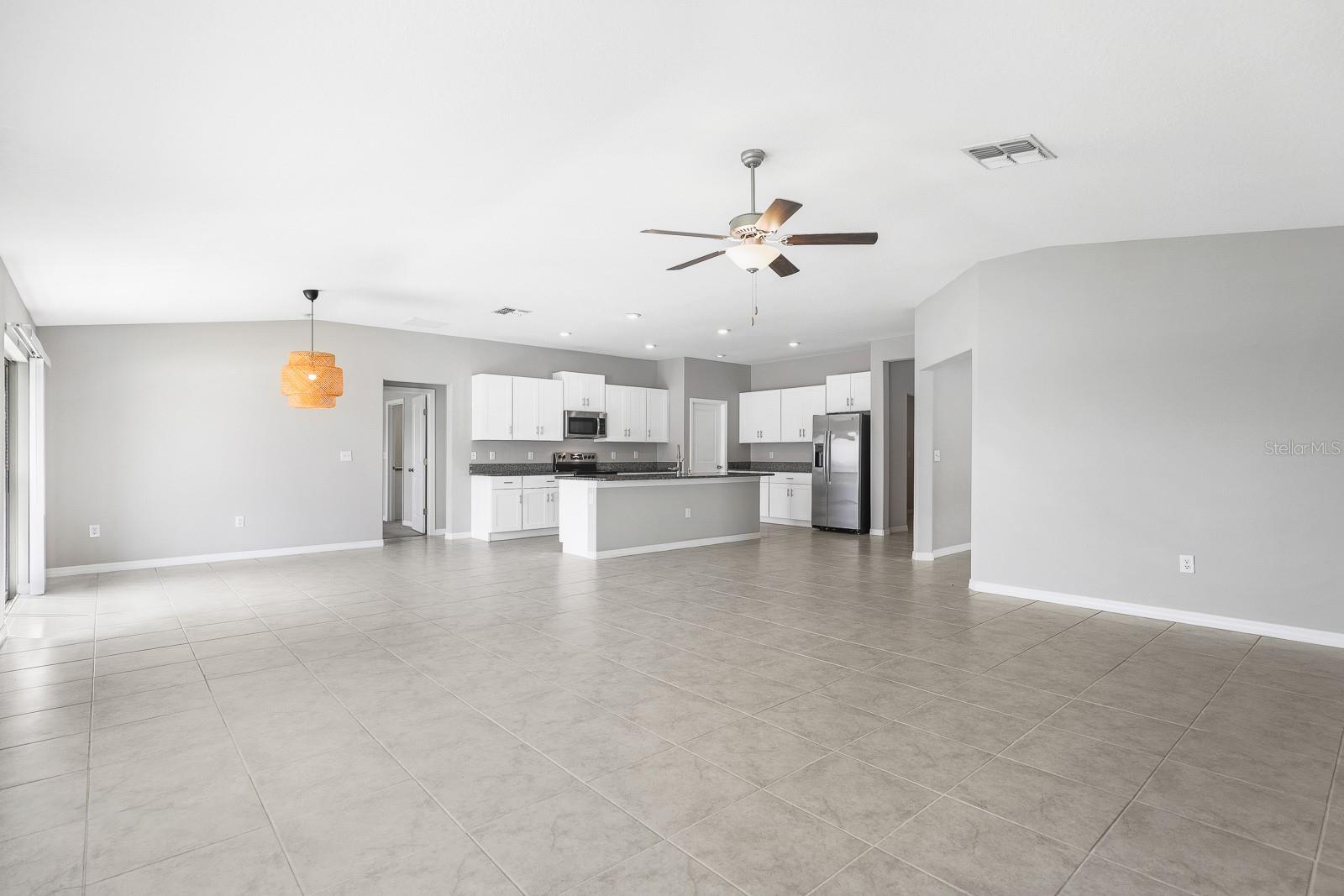 Image 16 of 46 For 190 Rain Berry Avenue