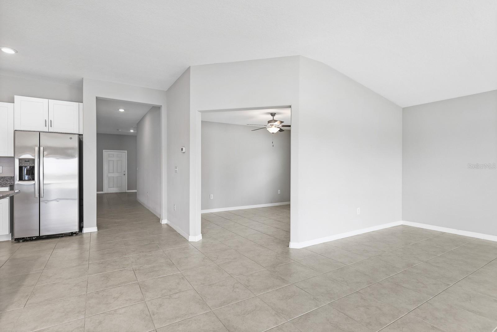 Image 19 of 46 For 190 Rain Berry Avenue