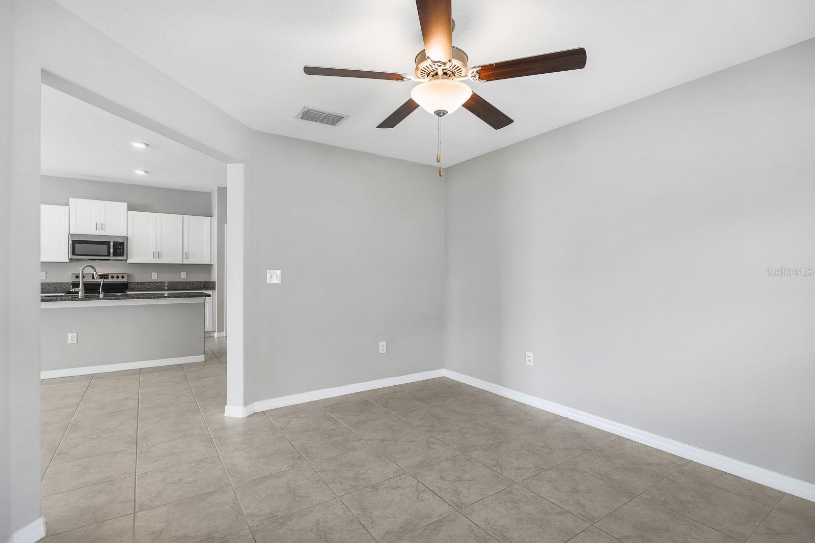 Image 21 of 46 For 190 Rain Berry Avenue