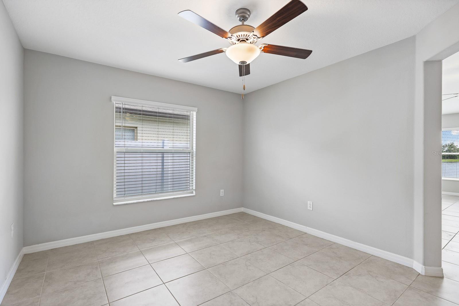 Image 23 of 46 For 190 Rain Berry Avenue