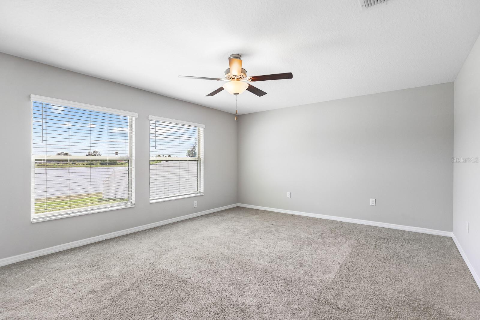 Image 25 of 46 For 190 Rain Berry Avenue