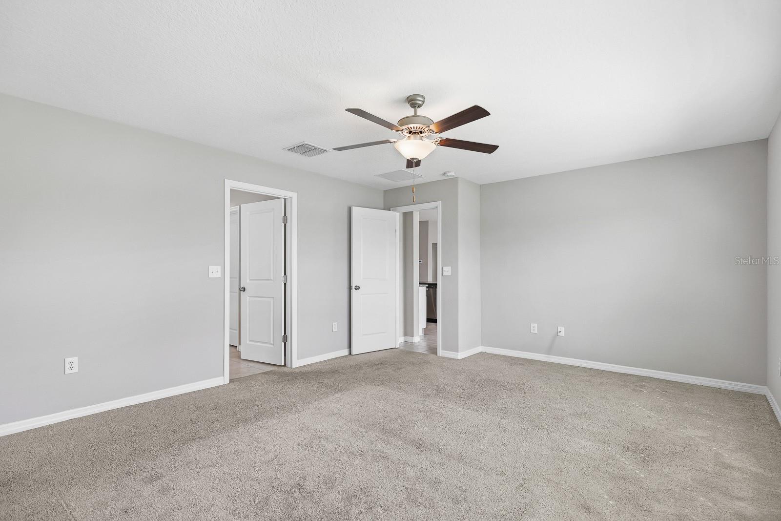 Image 27 of 46 For 190 Rain Berry Avenue