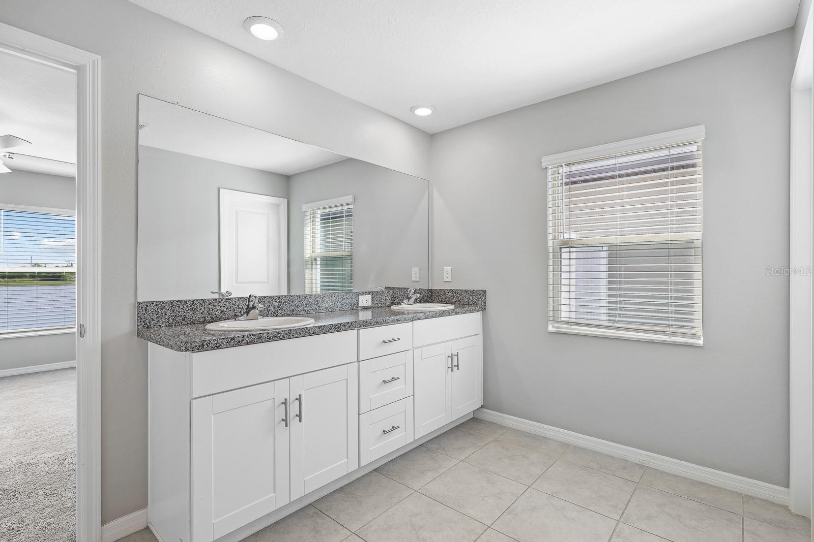 Image 28 of 46 For 190 Rain Berry Avenue