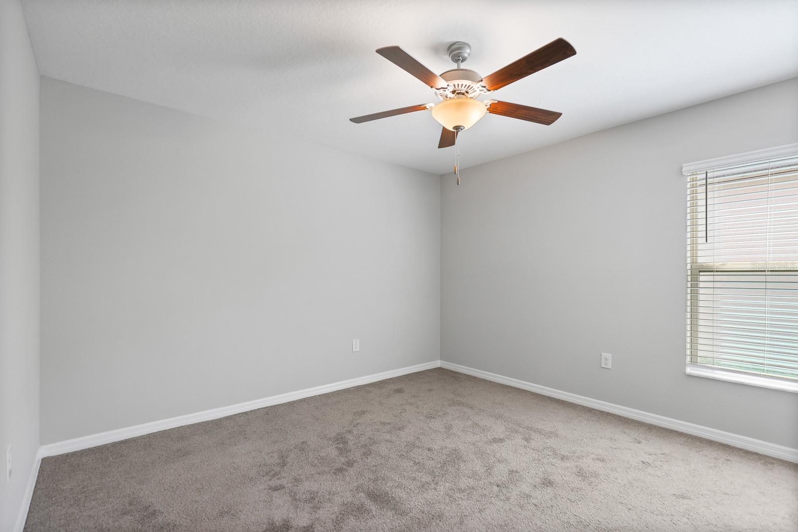 Image 31 of 46 For 190 Rain Berry Avenue