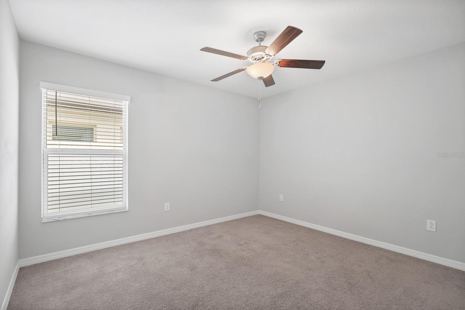 Image 36 of 46 For 190 Rain Berry Avenue