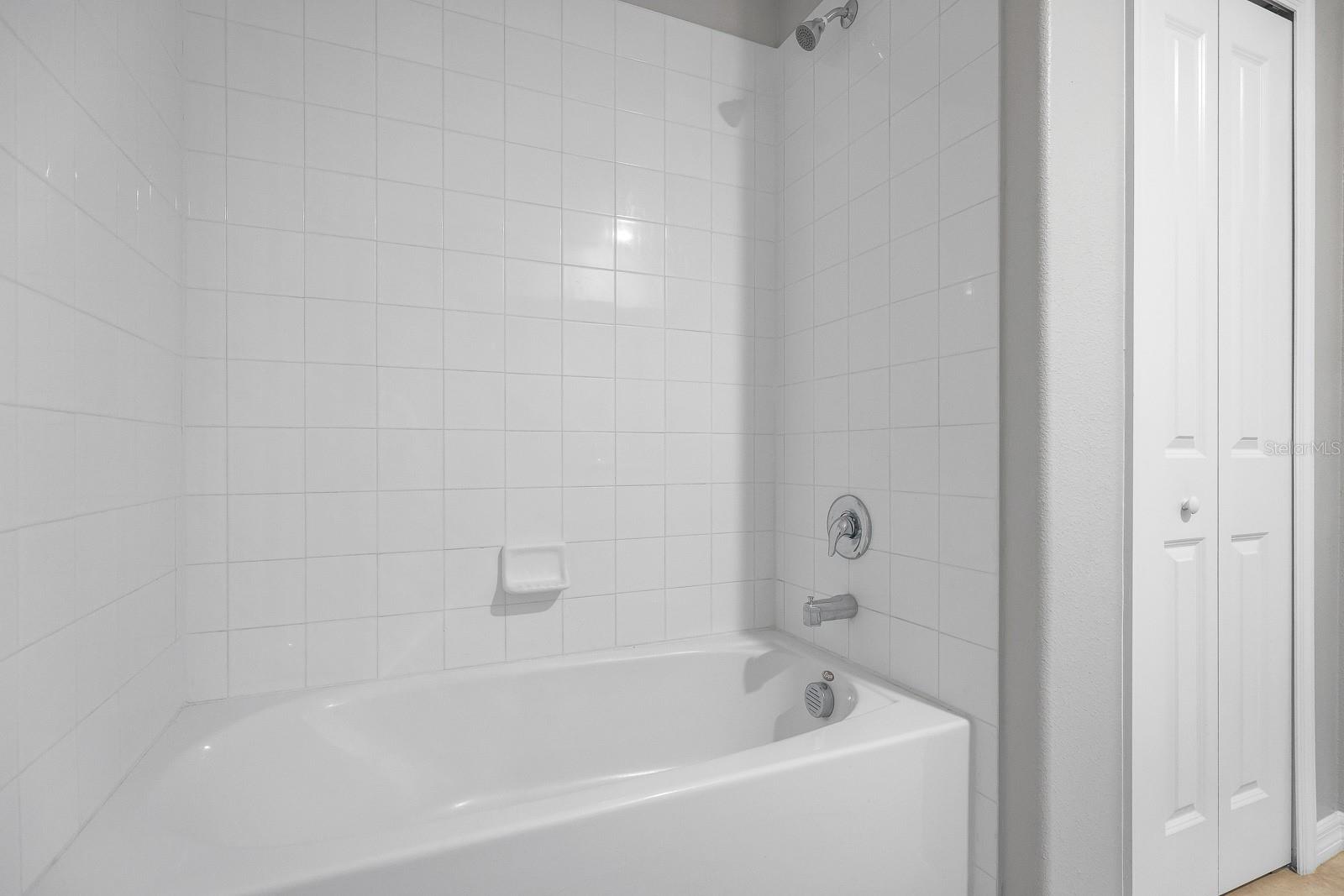 Image 39 of 46 For 190 Rain Berry Avenue