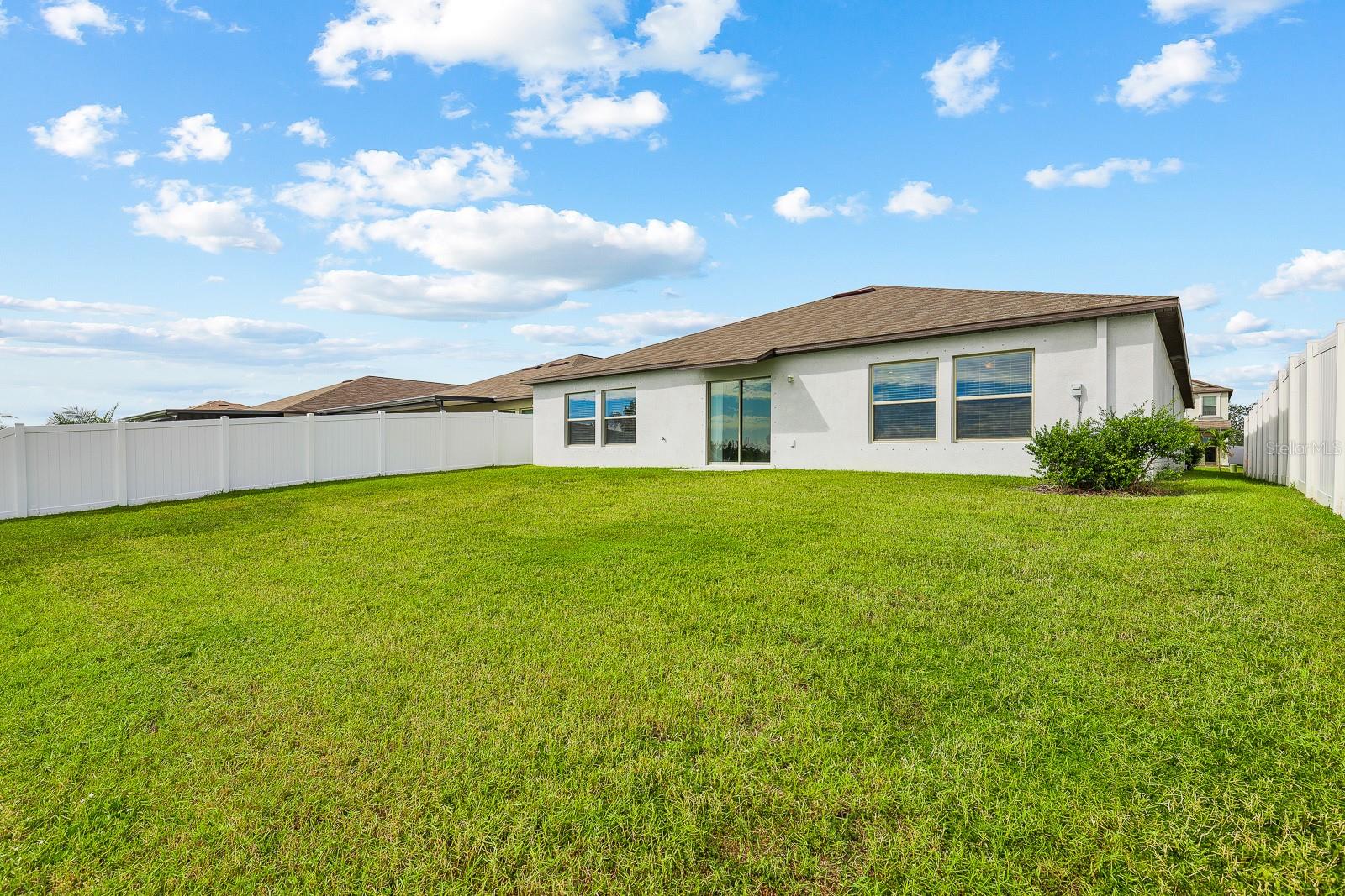 Image 44 of 46 For 190 Rain Berry Avenue