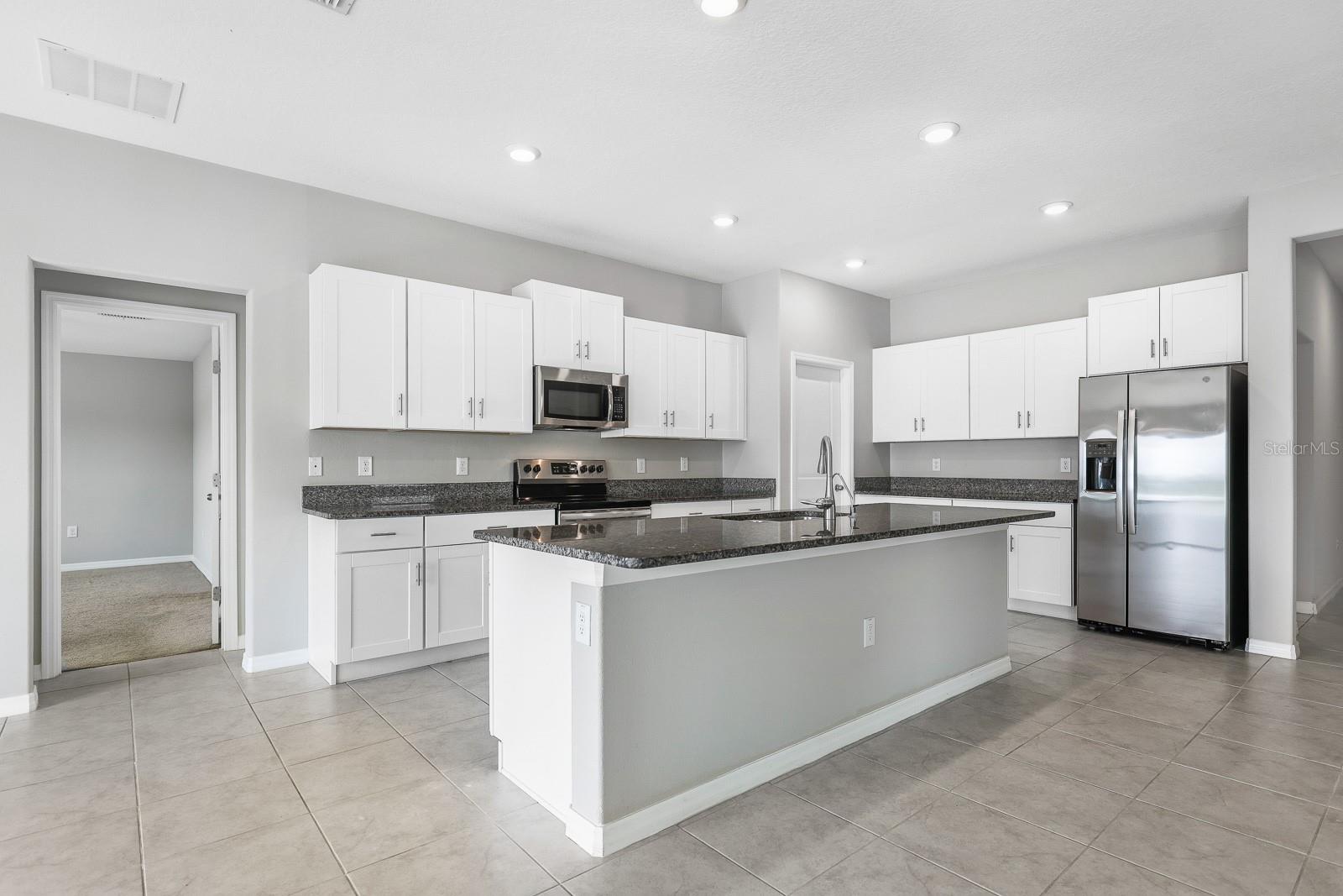 Image 5 of 46 For 190 Rain Berry Avenue