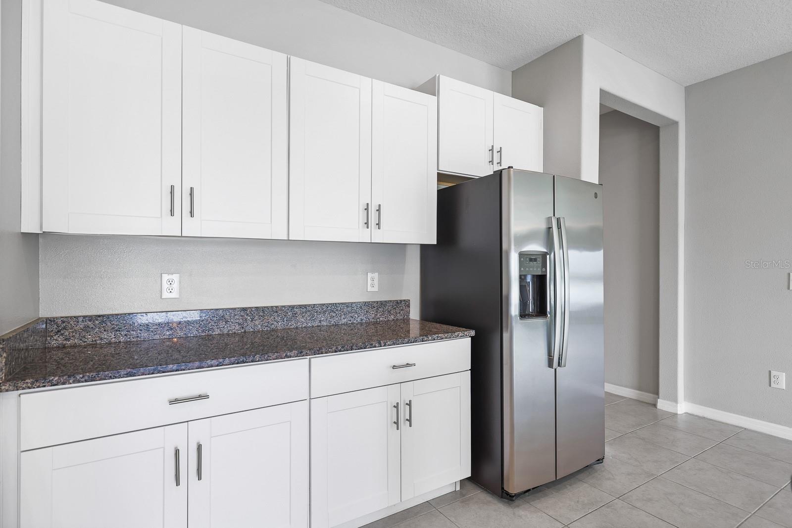 Image 7 of 46 For 190 Rain Berry Avenue