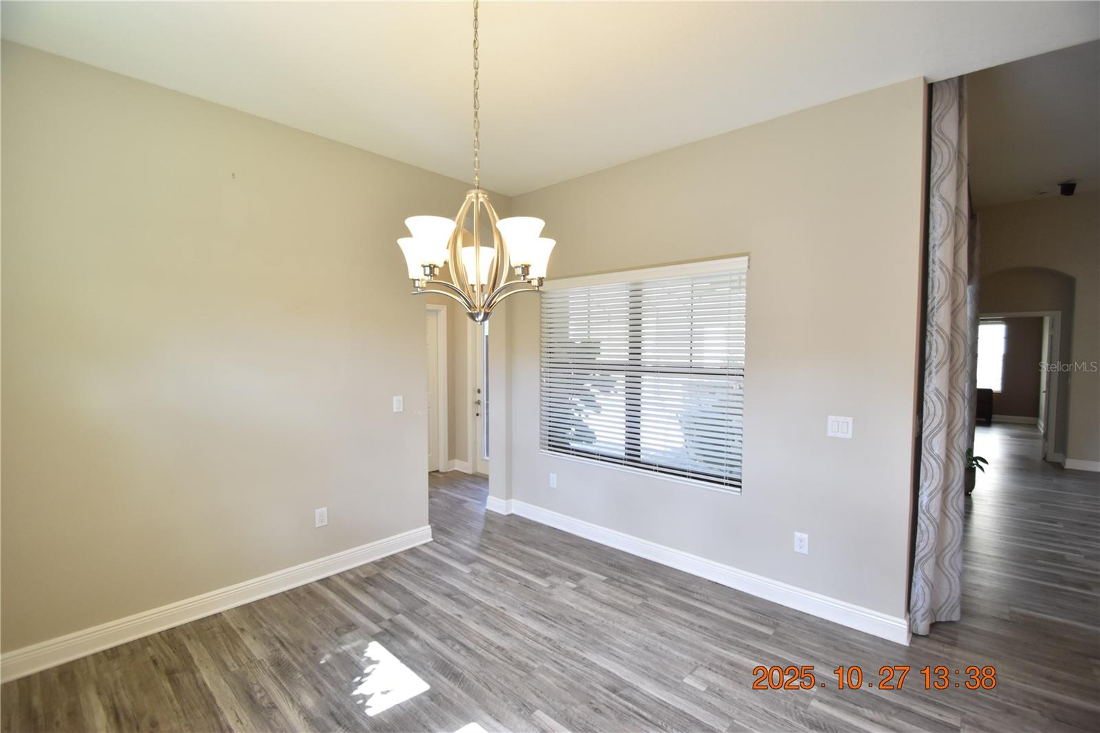 Image 11 of 57 For 13807 Moonstone Canyon Drive