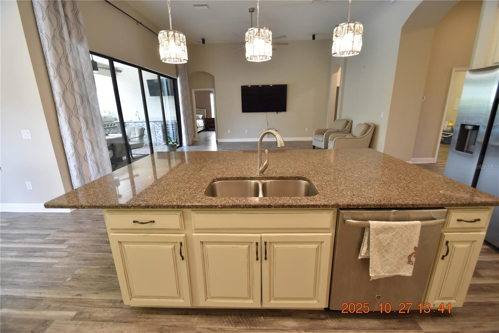 Image 15 of 57 For 13807 Moonstone Canyon Drive