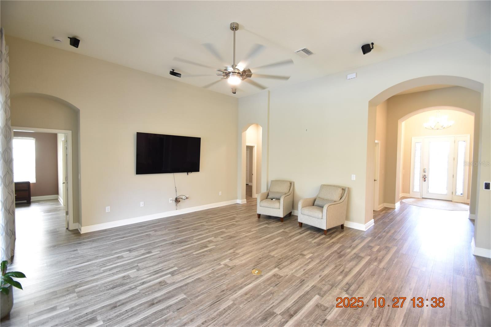 Image 7 of 57 For 13807 Moonstone Canyon Drive