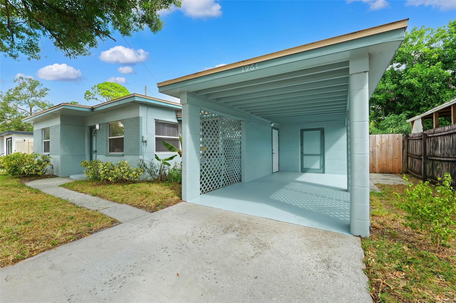 Image 8 of 31 For 7961 52nd Lane N