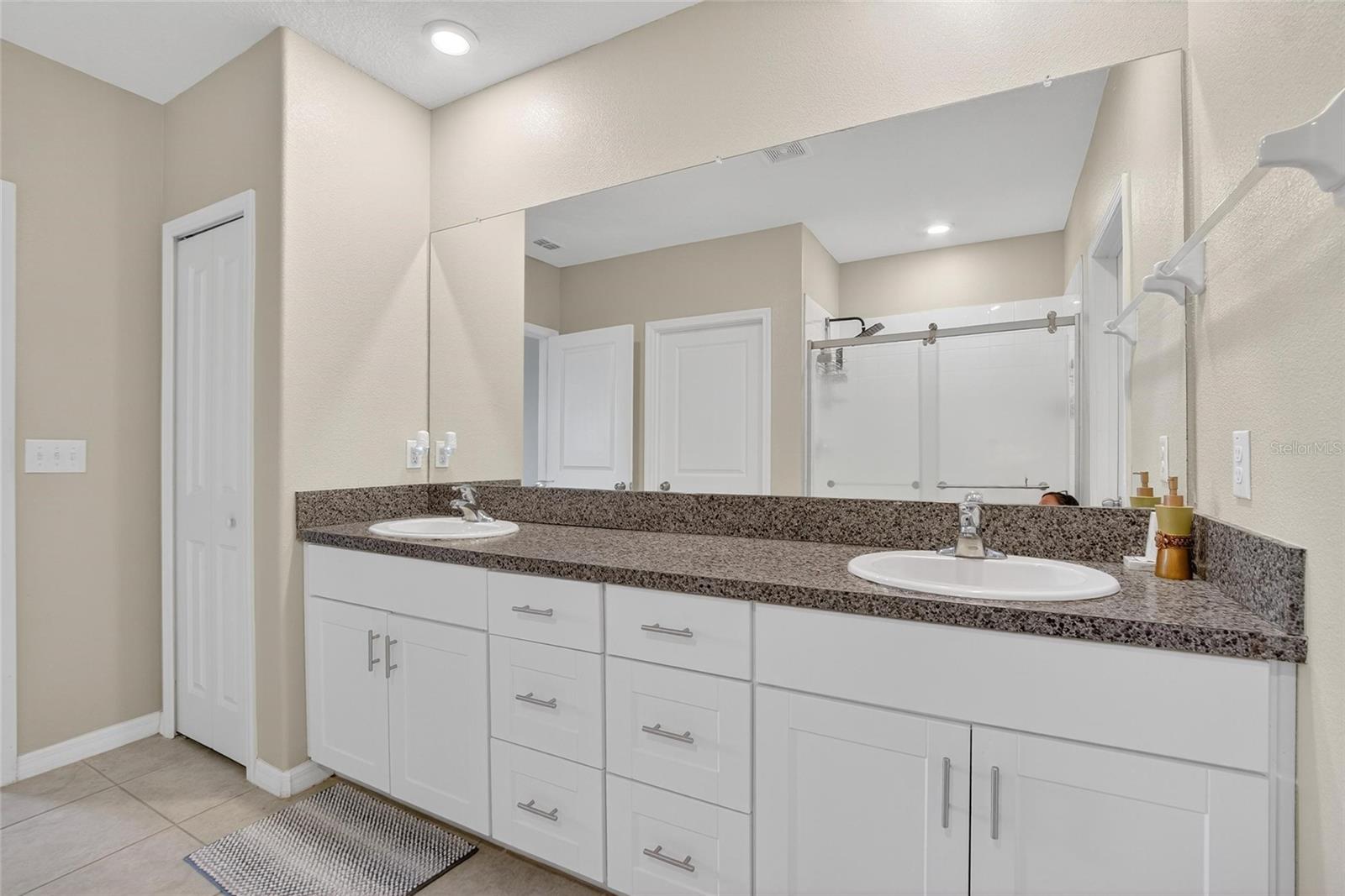 Image 22 of 80 For 31783 Sun Kettle Loop