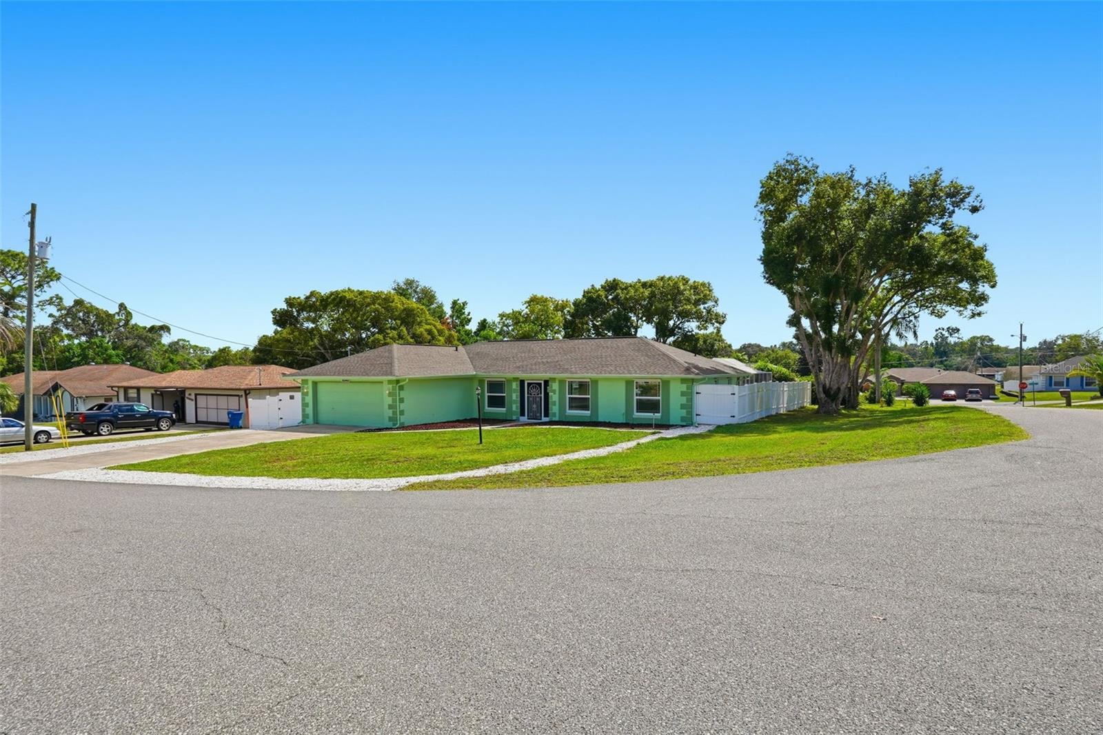 Image 37 of 42 For 10490 Little Street