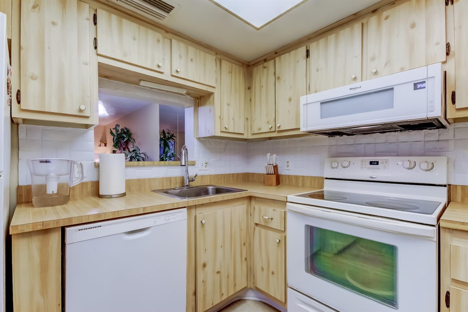 Image 8 of 46 For 601 Hercules Avenue 1201