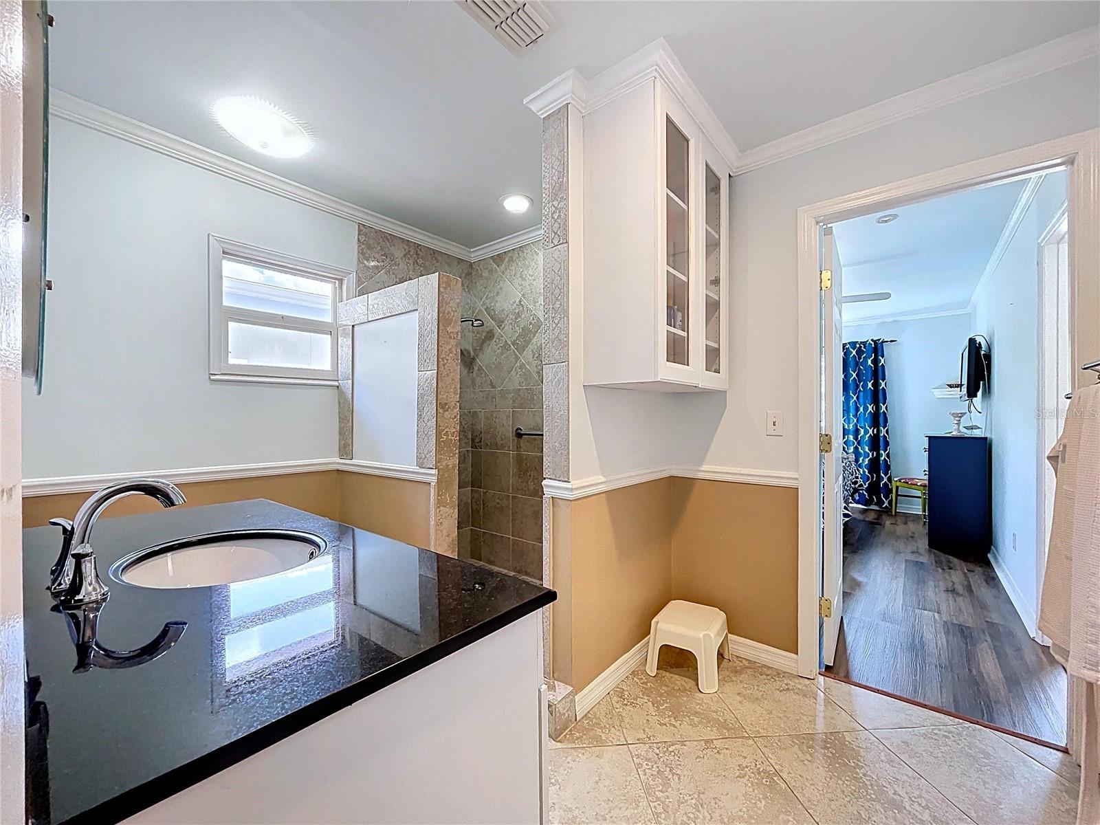 Image 16 of 40 For 210 Lee Street