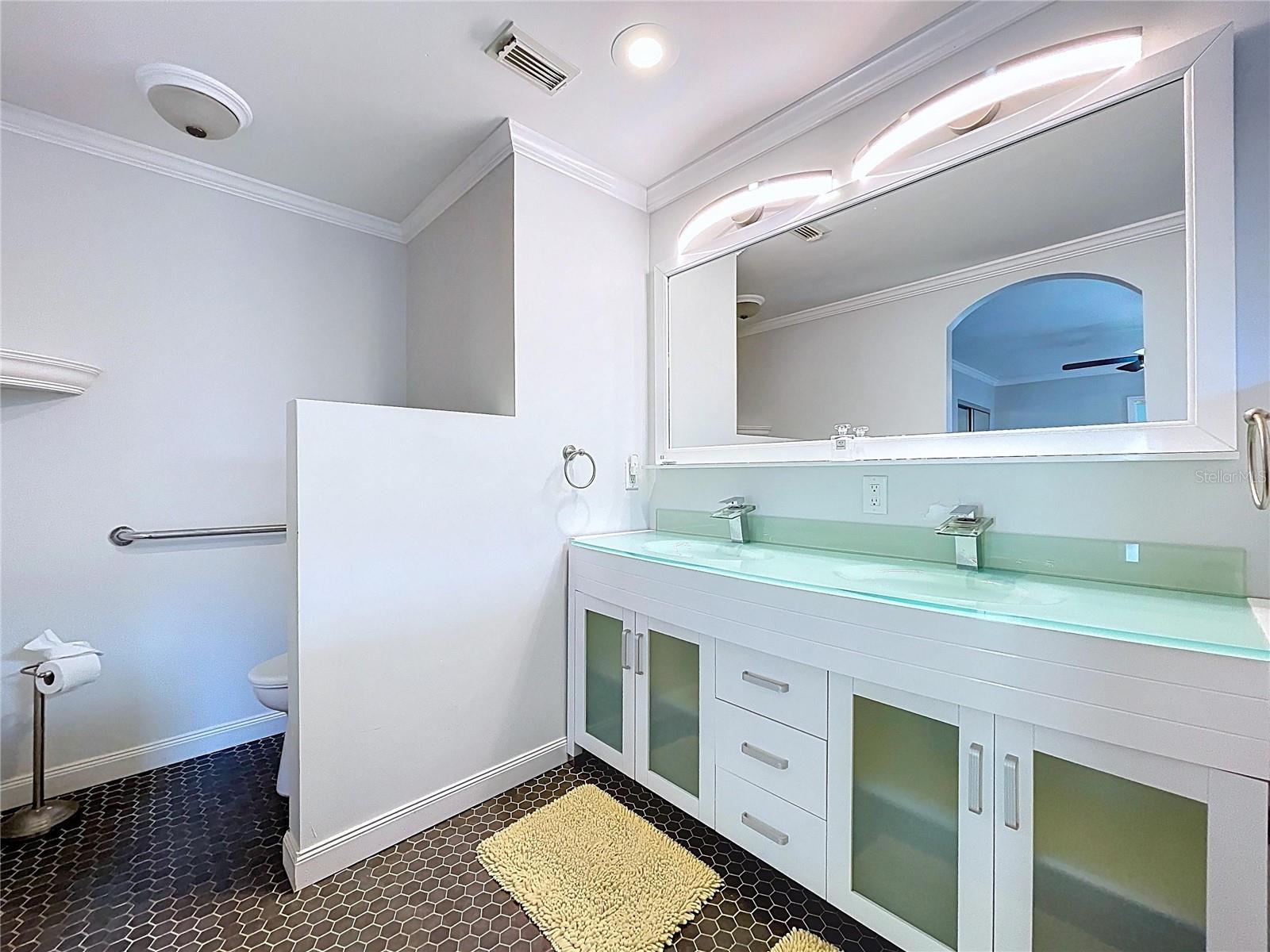 Image 30 of 40 For 210 Lee Street