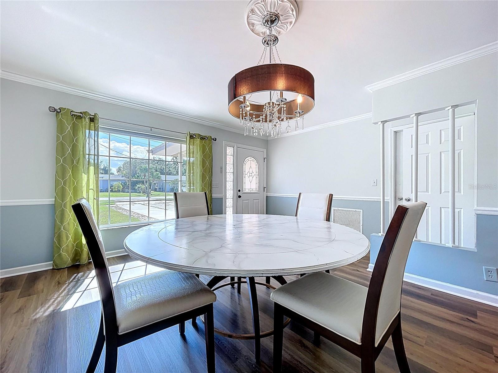 Image 6 of 40 For 210 Lee Street