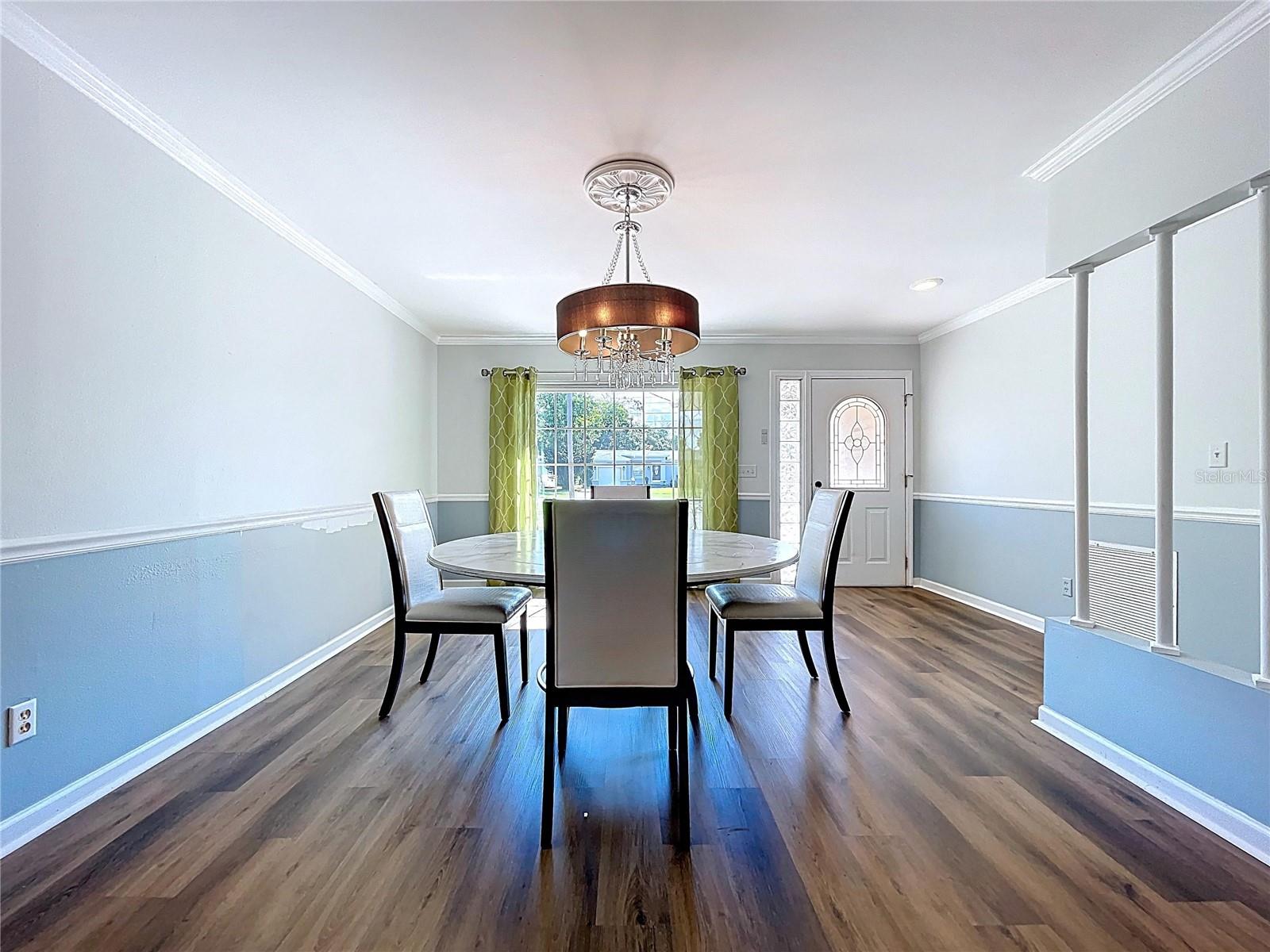 Image 7 of 40 For 210 Lee Street