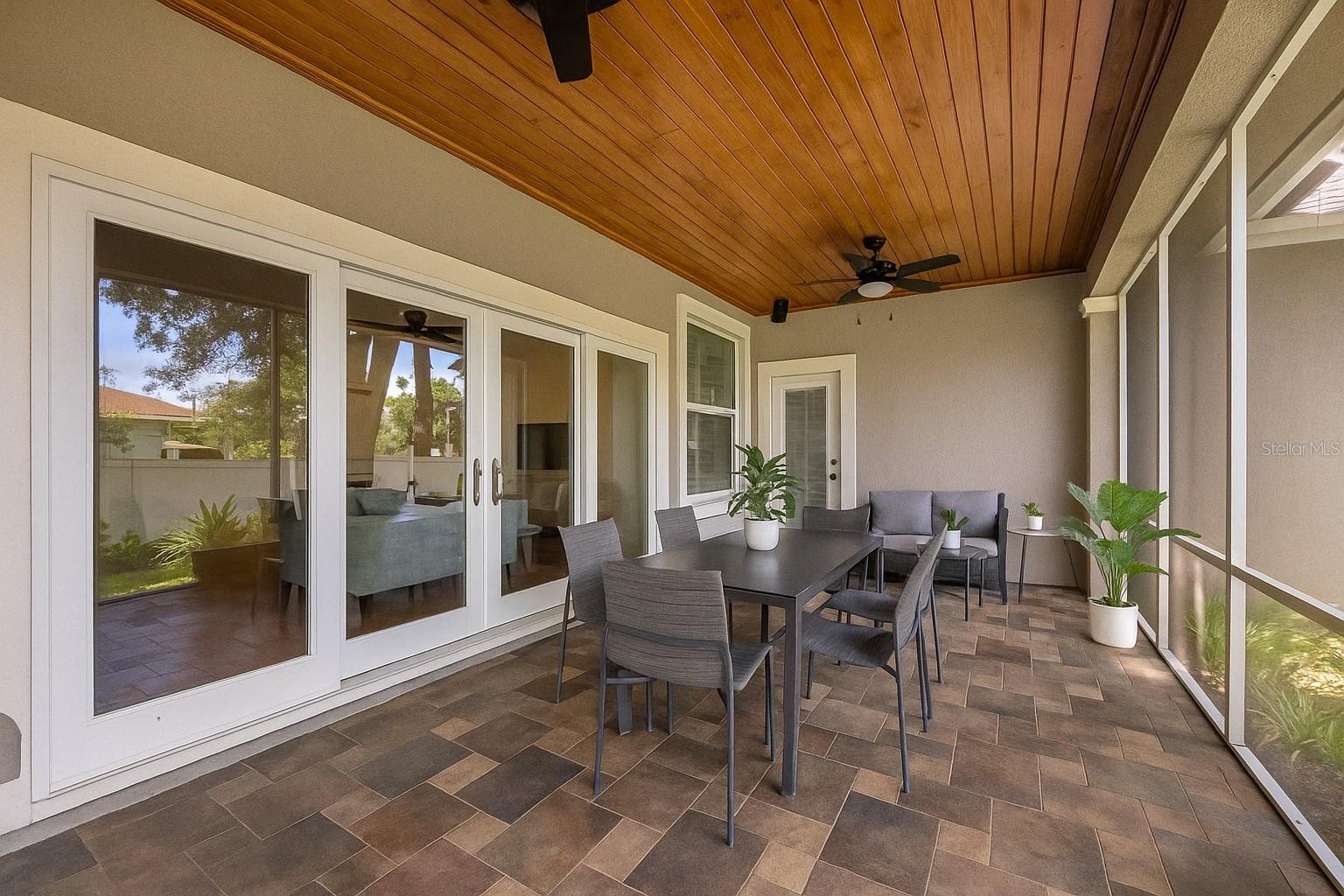 Image 5 of 16 For 926 Cordova Boulevard Ne