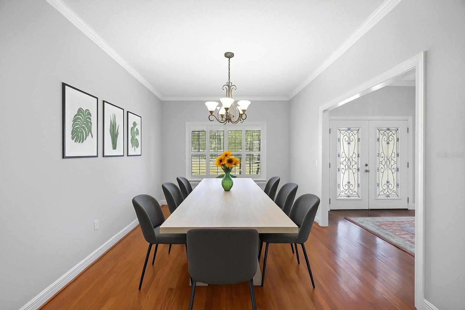 Image 7 of 16 For 926 Cordova Boulevard Ne