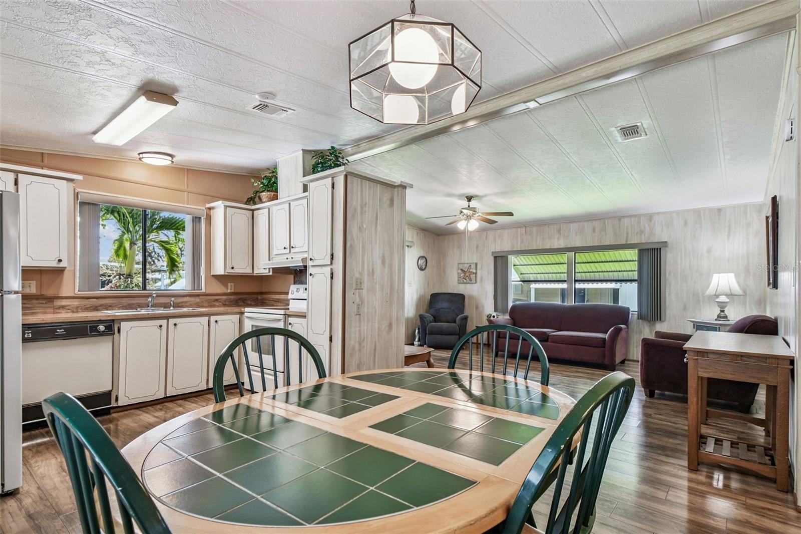 Image 18 of 77 For 12501 Ulmerton Road 182